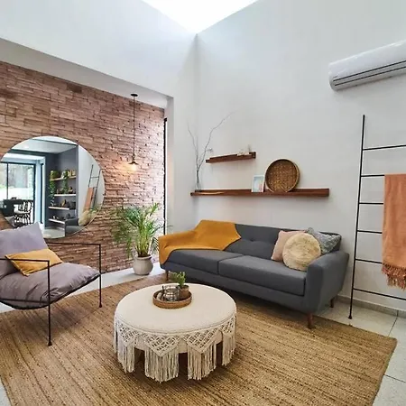 Luxurious 3-bedroom With Private Pool *