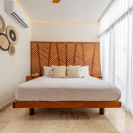 Elena Penthouse Oasis Apartment