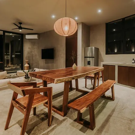 Luxury - 3 Bedroom - Big Pool - King Bed Villa Tulum