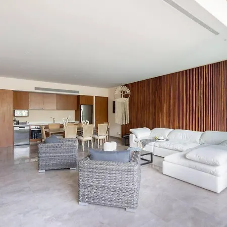 Apartment Mistiq 2br Private Concierge 4 Pools