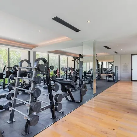 Mistiq 2br Private Concierge 4 Pools Apartment *