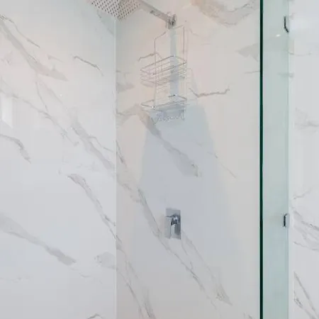 Mistiq 2br Private Concierge 4 Pools Apartment