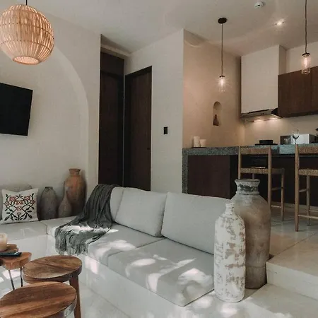 Apartment Torana A1 Cozy Design Apt W Pvt Pool And Patio *