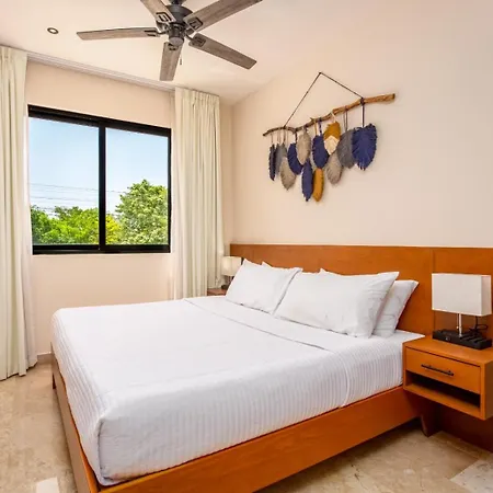 Jungle Sky Jacuzzi Club Access Holiday home