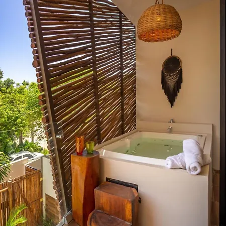 Holiday home Jungle Sky Jacuzzi Club Access