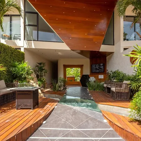 Jungle Sky Jacuzzi Club Access *