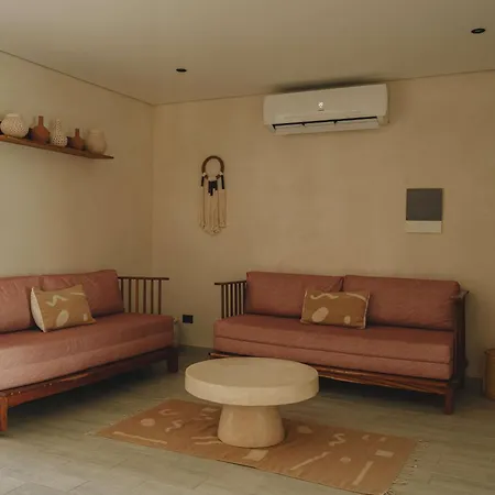 Premium 2br Retreat With Private Rooftop Pool And Hot Tub In Apartment *