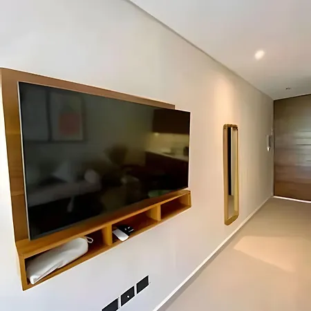 Your Relaxation Destination And Private Jacuzzi Apartment *