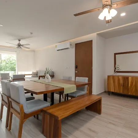 Full Space, 6 Building