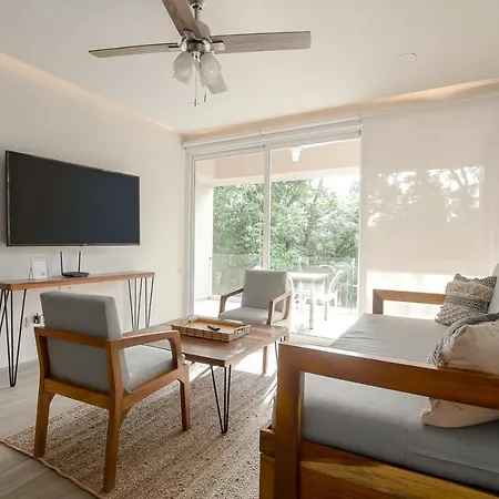 Full Space, 6 Building Apartment *