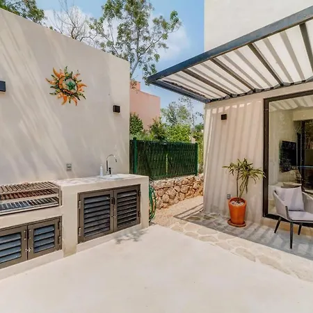 Private Pool Yard Bbq Terrace Town 10 Min