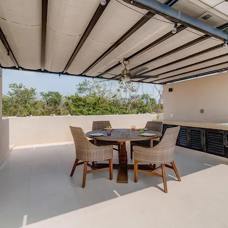 Private Pool Yard Bbq Terrace Town 10 Min Holiday home