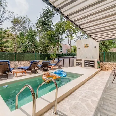 Private Pool Yard Bbq Terrace Town 10 Min