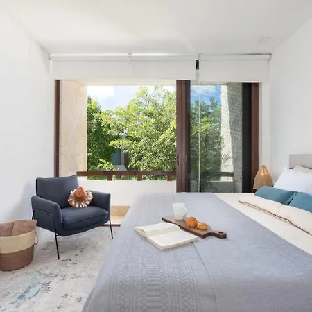 Getawaypool, Rooftop Spa, Wifi, Near Beach Apartment