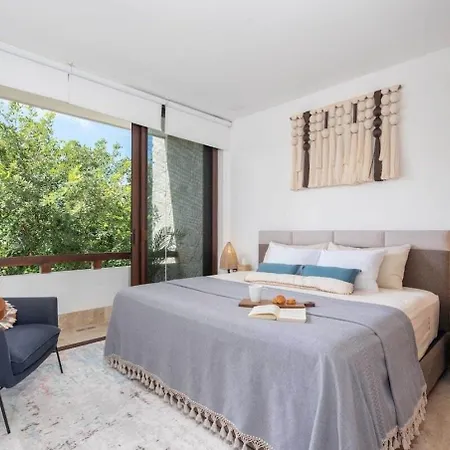 Getawaypool, Rooftop Spa, Wifi, Near Beach Apartment