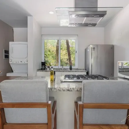 Full Space, 6 Building Apartment