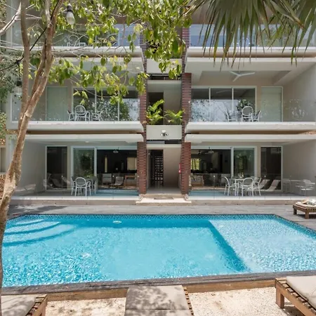 Full Space, 6 Building Apartment