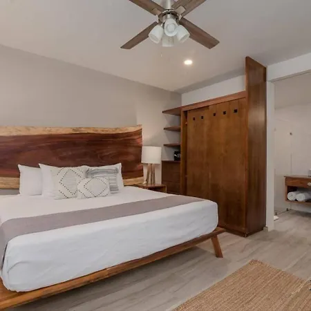 Full Space, 6 Building Apartment *