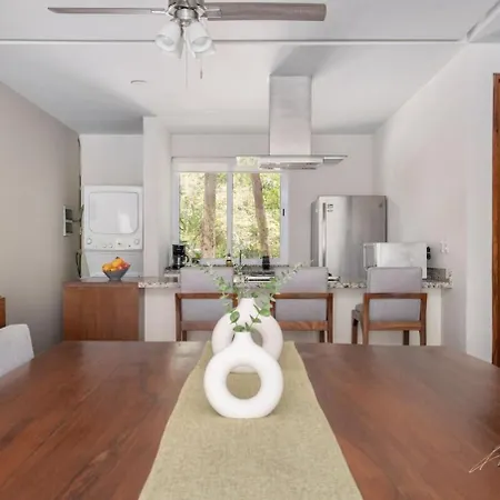 Full Space, 6 Building Apartment