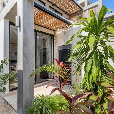 Luxury New Plus Pool - 5 Mins To Beach & Downtown Villa *