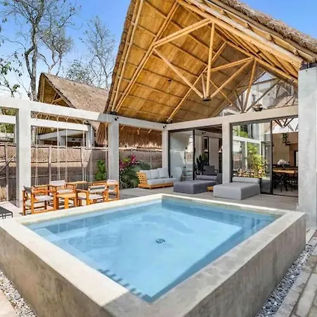 Luxury New Plus Pool - 5 Mins To Beach & Downtown Villa *
