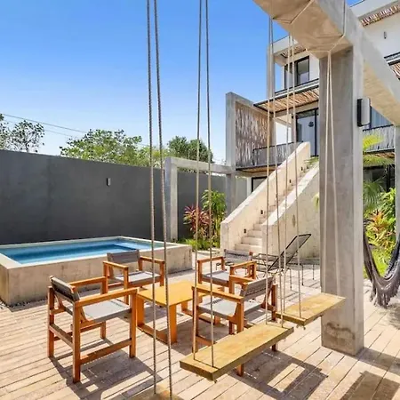 Luxury New Plus Pool - 5 Mins To Beach & Downtown Villa
