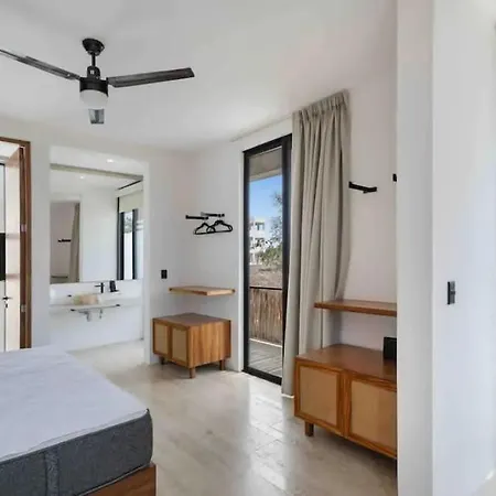 Luxury New Plus Pool - 5 Mins To Beach & Downtown Villa