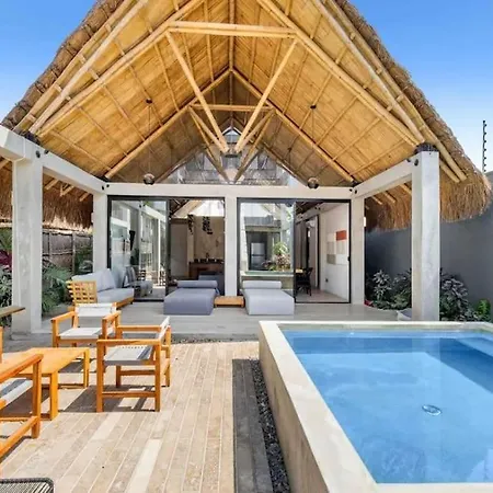 Villa Luxury New Plus Pool - 5 Mins To Beach & Downtown