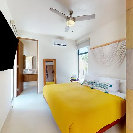 Tao Edena, Unit 26 *