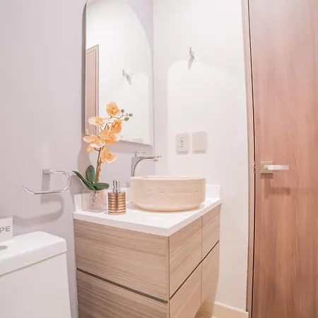 Gorgeous 1br Free Beach Club *