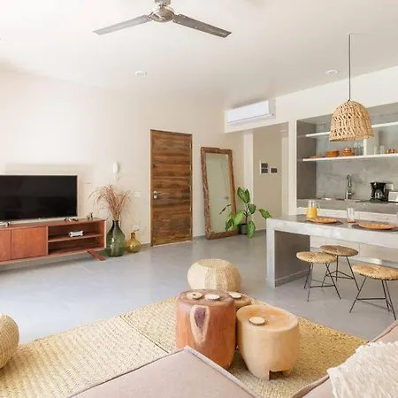 Oasis In Hippest Part Of Apartment *