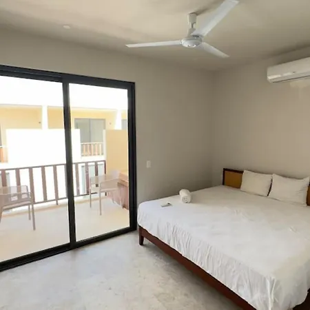 Luxury 2 Story Penthouse La Veleta 3br Hydro Tub Holiday home *