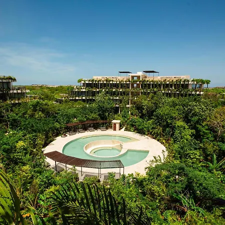 Luxury 2br Ph Pools, Coworking & Close To Apartment *