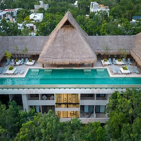 Relax In Style Charming Rooftop Apt W/pool, Sauna Apartment