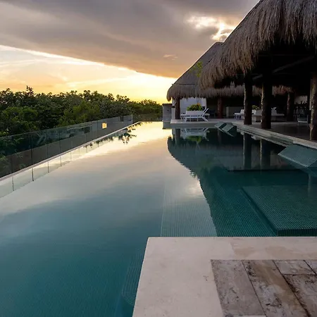 Relax In Style Charming Rooftop Apt W/pool, Sauna Tulum