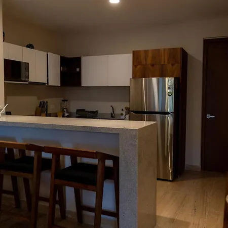 Relax In Style Charming Rooftop Apt W/pool, Sauna Apartment