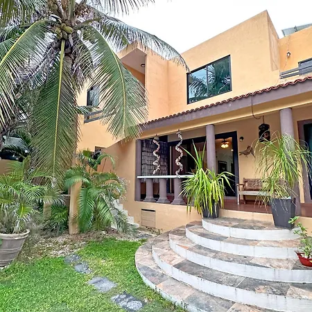 Oceanside Retreat, Pool, Beach Access, Sleeps 6 Apartment Tulum