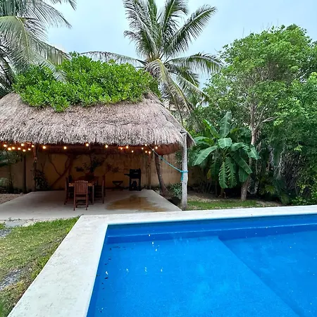 Oceanside Retreat, Pool, Beach Access, Sleeps 6 Tulum