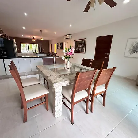 Oceanside Retreat, Pool, Beach Access, Sleeps 6 Tulum