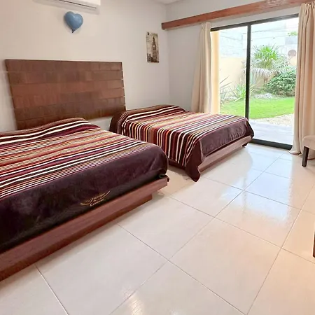 Oceanside Retreat, Pool, Beach Access, Sleeps 6 *