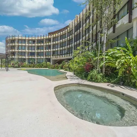 Mistiq Gardens Jungle Lofts *