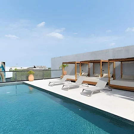 Cozy & Chic Apt W Pool, Balcony, Gym, Tennis Court Holiday home *