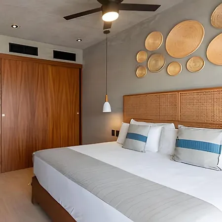 Holiday home Cozy & Chic Apt W Pool, Balcony, Gym, Tennis Court