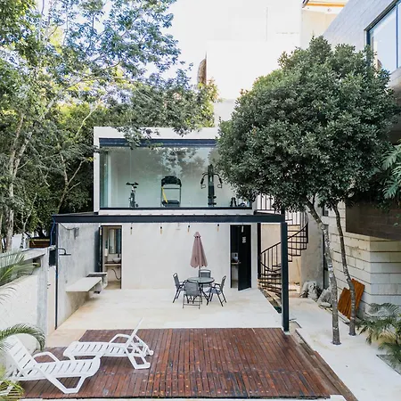 Beautiful 3 Bdr, 3 Ba Modern Minutes From *