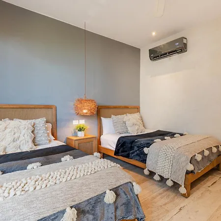 Beautiful 3 Bdr, 3 Ba Modern Minutes From Apartment Tulum