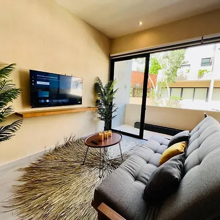 Koah New Luxury King Bed Fast Wifi *