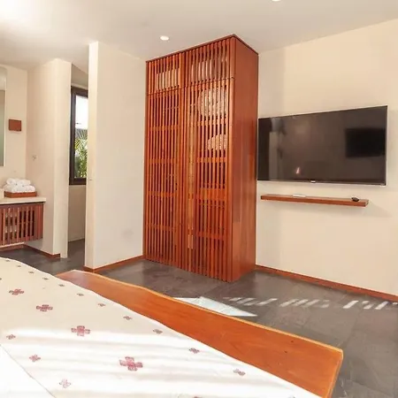 Miraluna - Exquisite Luxury Apt *
