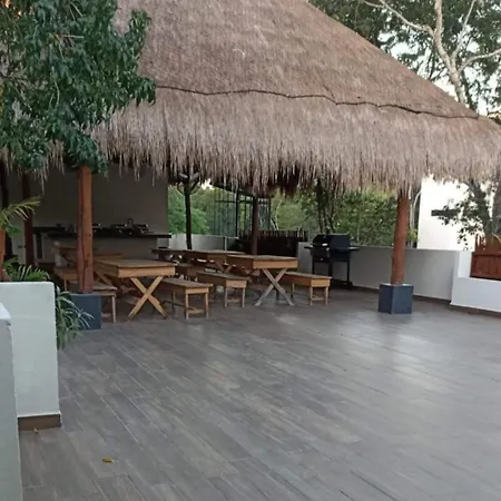 Apartment Jungle Oasis Studio: Beachside Retreat With Pool And Amenities *