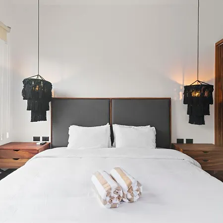 La Veleta Getaway At Asana Leaf House Sleeps 12