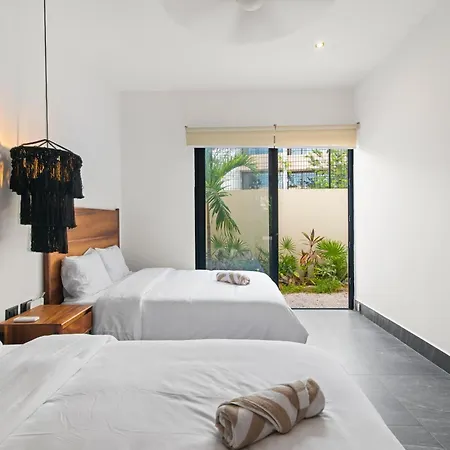 La Veleta Getaway At Asana Leaf House Sleeps 12
